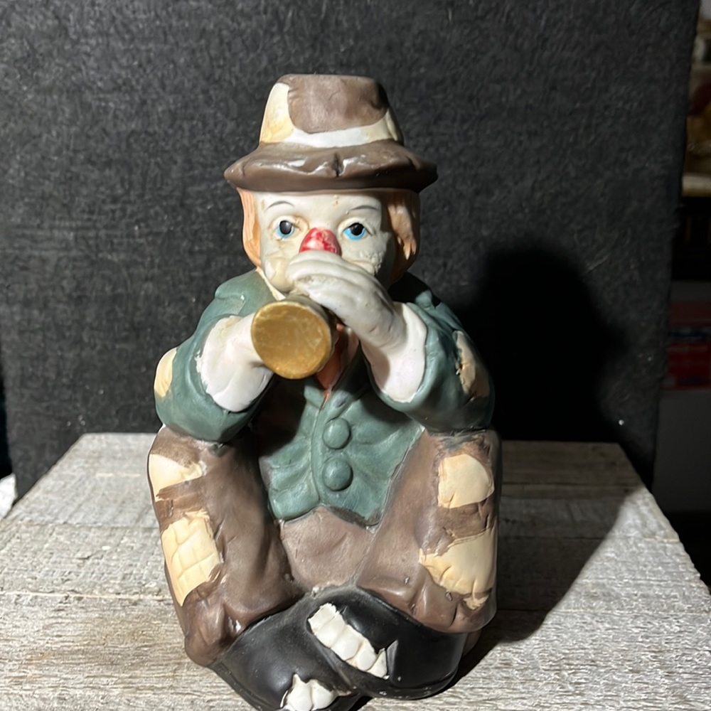 VINTAGE 1988 INTERPUR HOBO CLOWN MUSIC BOX CERAMIC PLAYING THE HORN